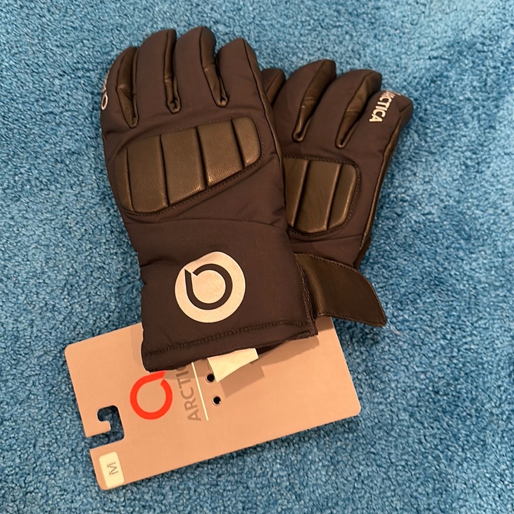 Arctica medium black gloves never been worn still has price tags